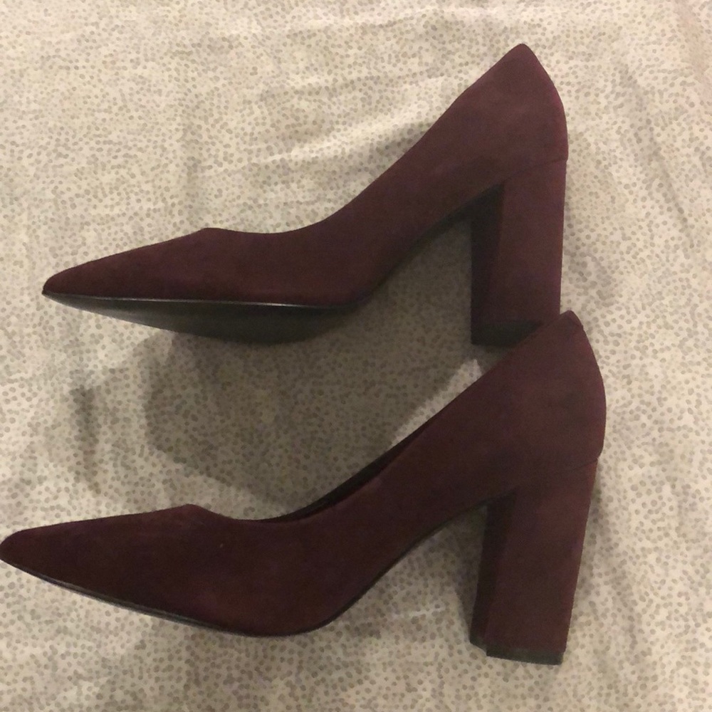 Marc Fisher size 8 maroon pumps like new